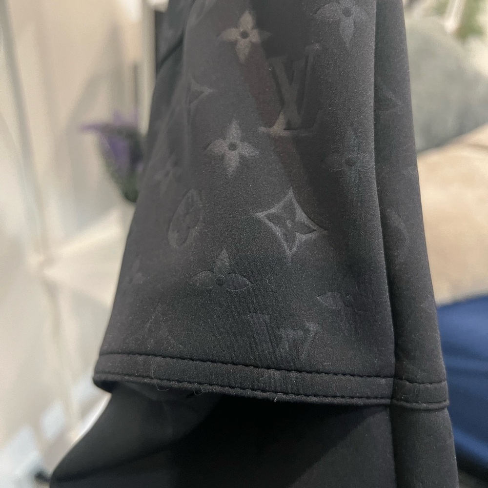 Louis Vuitton Elegant Black Jacket - Picture 3 of 6